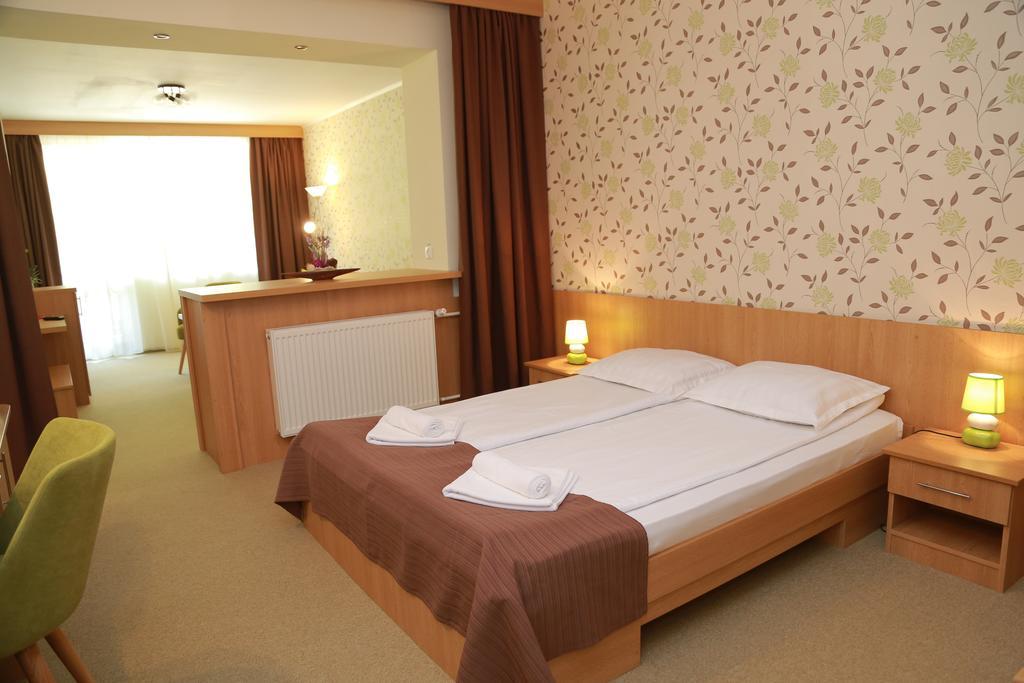 Hotel Muresul Health Spa 소바타 외부 사진